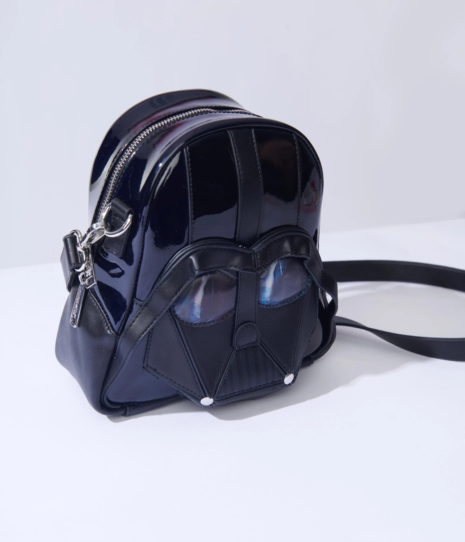 Loungefly Star Wars Darth Vader Figural Helmet Crossbody 1 Loungefly Star Wars Darth Vader Figural Helmet Crossbody