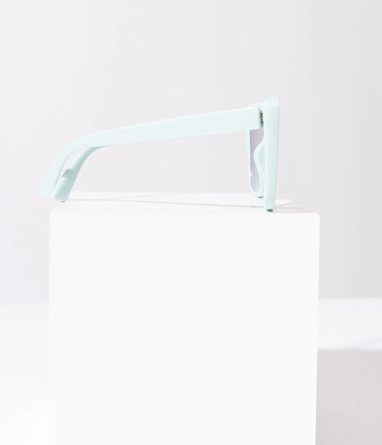 Mint Green Square Cat Eye Oversized Sunglasses 2 Mint Green Square Cat Eye Oversized Sunglasses - Image 2