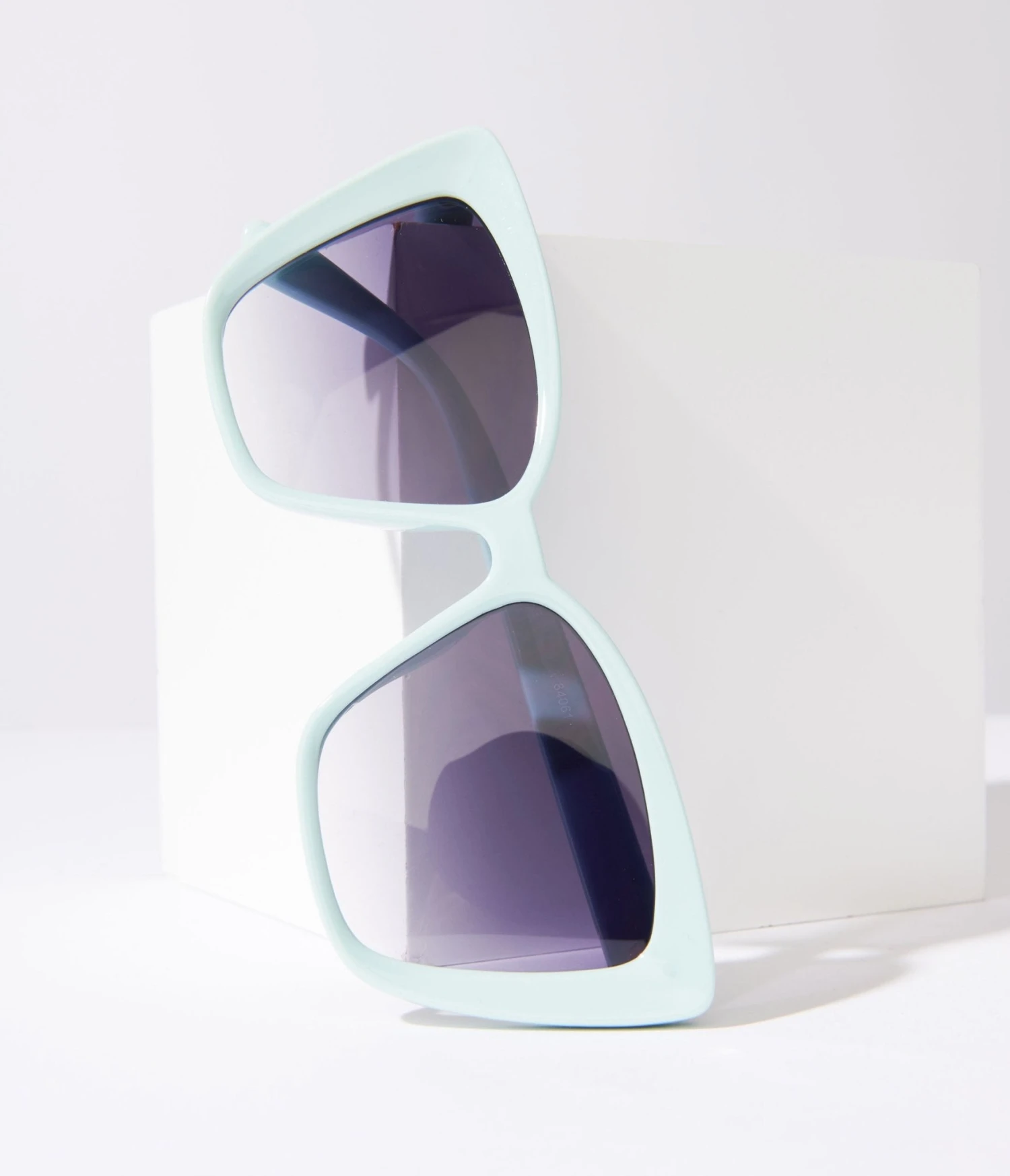 Mint Green Square Cat Eye Oversized Sunglasses 3 Mint Green Square Cat Eye Oversized Sunglasses - Image 3