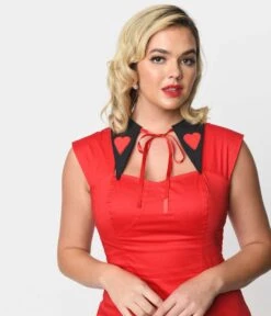 Paint The Roses Red Queen Of Hearts Collar