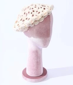 Unique Vintage Beige Floral Crochet Beret