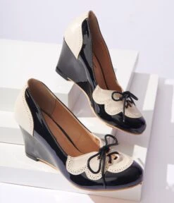 Unique Vintage Black & Cream Oxford Wedges