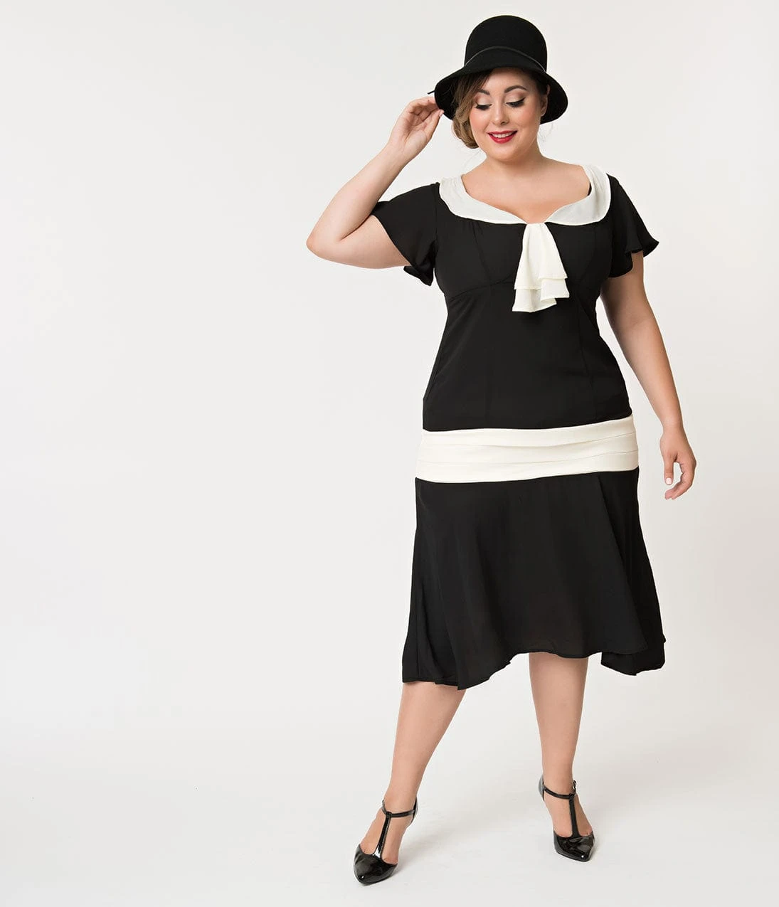 Unique Vintage Plus Size 1920s Black & Cream Wilshire Flapper Day Dress 5 Unique Vintage Plus Size 1920s Black & Cream Wilshire Flapper Day Dress - Image 5