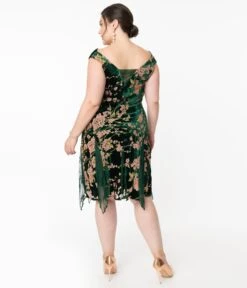 Unique Vintage Plus Size 1920s Emerald Velvet Floral Burnout Hemingway Flapper Dress -New Dress Store unique vintage plus size 1920s emerald velvet floral burnout hemingway flapper dress 552241