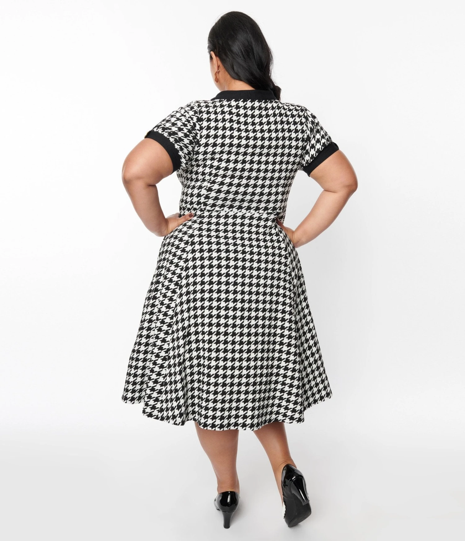 Unique Vintage Plus Size Ivory & Black Houndstooth Swing Dress 2 Unique Vintage Plus Size Ivory & Black Houndstooth Swing Dress - Image 2