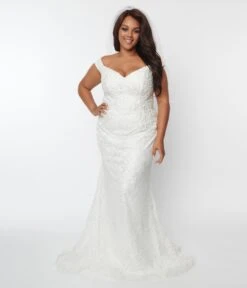 Vintage Inspired Plus Size White Floral Mermaid Wedding Dress