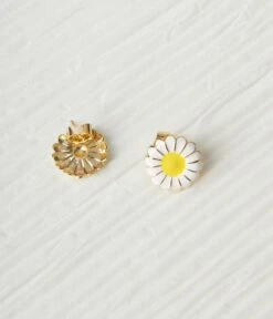 White & Gold Daisy Stud Earrings